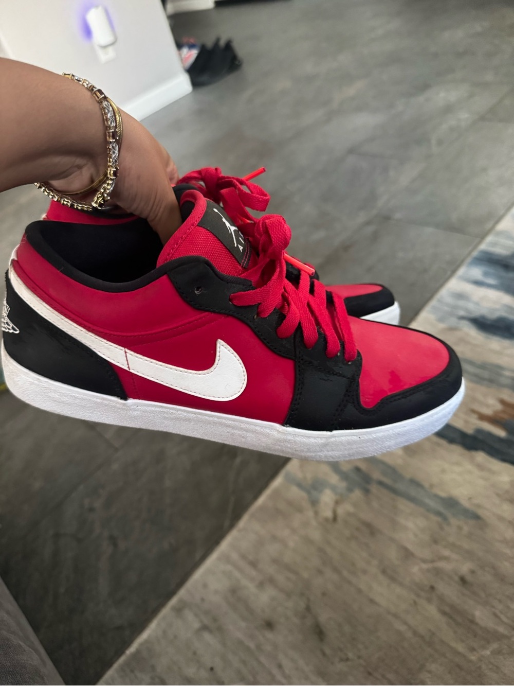 Nike air Mens Red and Black Sneaker